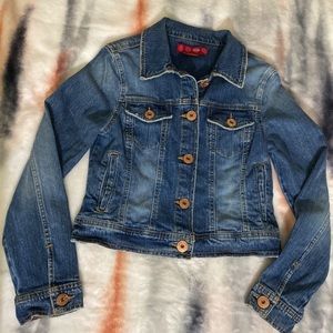 GLO jeans, Distressed jeans jacket size M